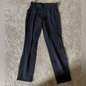 Lululemon on the fly pants